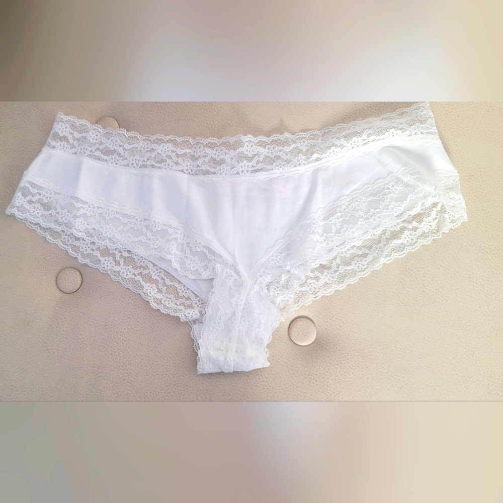 (NWOT) Victoria's Secret, white cheeky panty set of 2 size M. - Picture 3 of 5